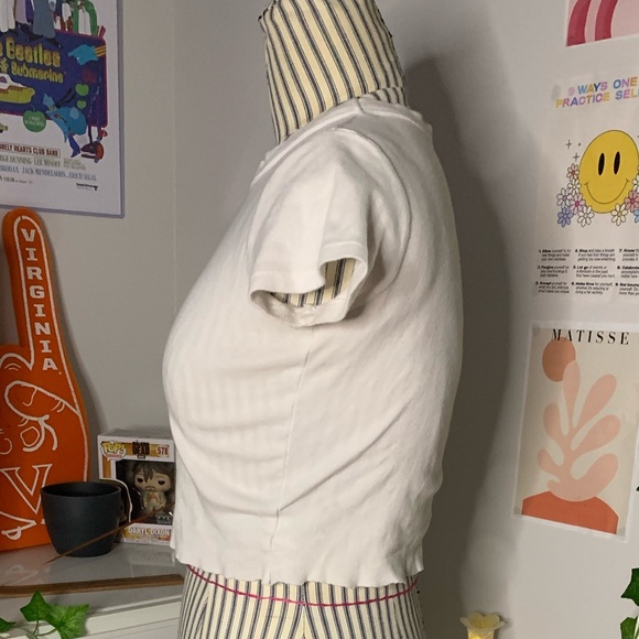 White butterfly cropped tee from brandy Melville SIZE: XS,S - Picture 2 of 4